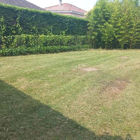 Maison Spacieuse Avec Un Terrain Casseneuil Bagian luar foto