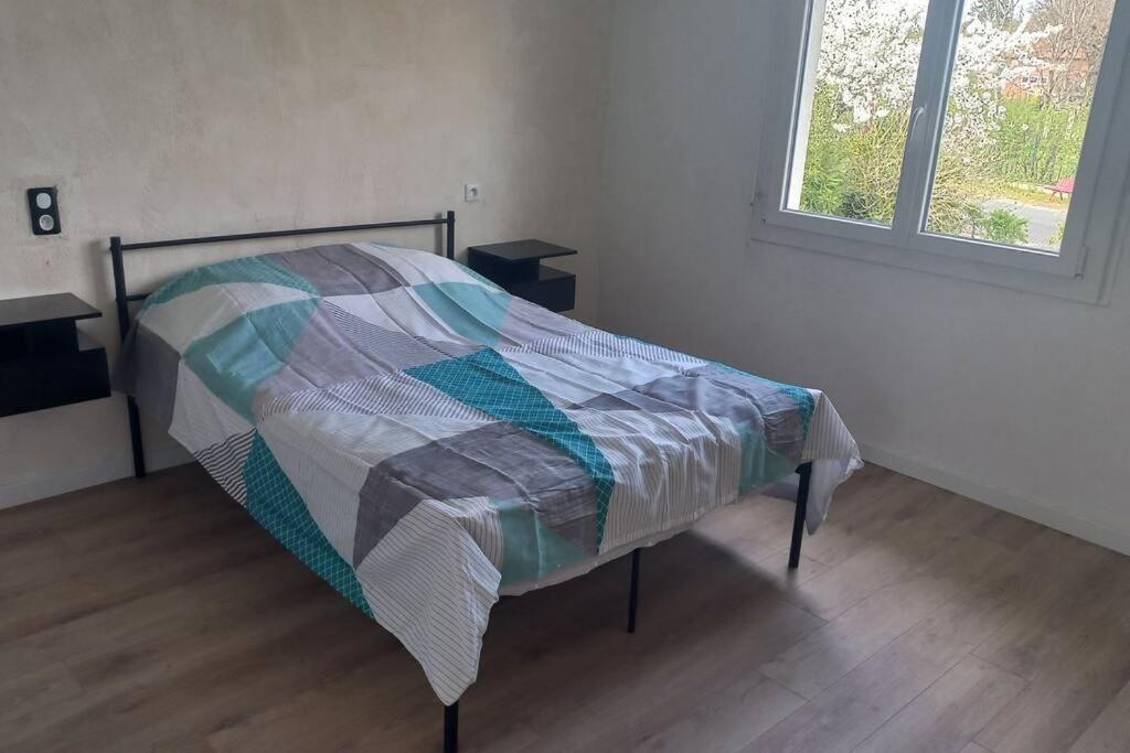 Maison Spacieuse Avec Un Terrain Casseneuil Bagian luar foto