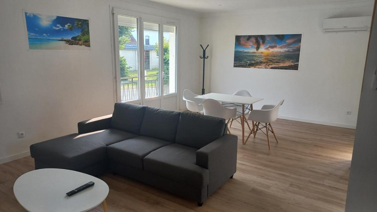 Maison Spacieuse Avec Un Terrain Casseneuil Bagian luar foto
